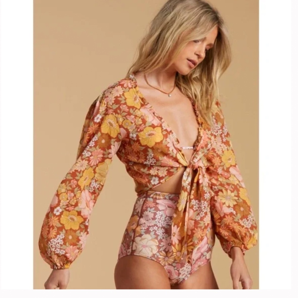 Billabong x Salty Blonde Cropped Top